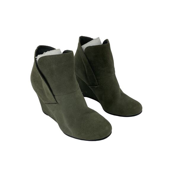 Lauren Blakwell Shoes - Lauren Blakwell Wedge Chelsea Boots Green Suede Size 8.5 Women